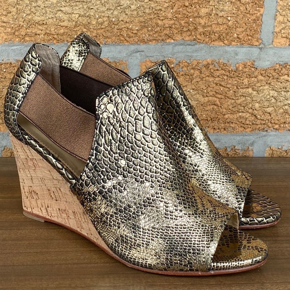 Marchez vous blue  Gold Snake Nell Leather sandal